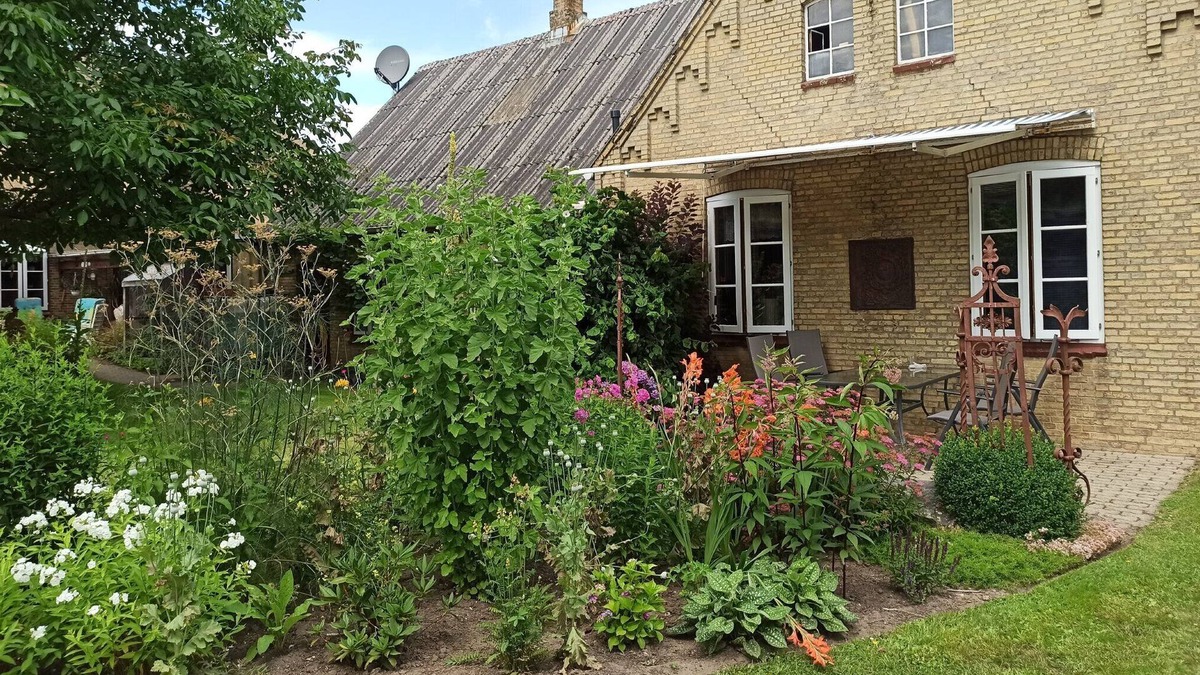 Dellstedt Apartment | Holiday Apartment "Klint 2" with Private Terrace, Private Garden & Wi-Fi