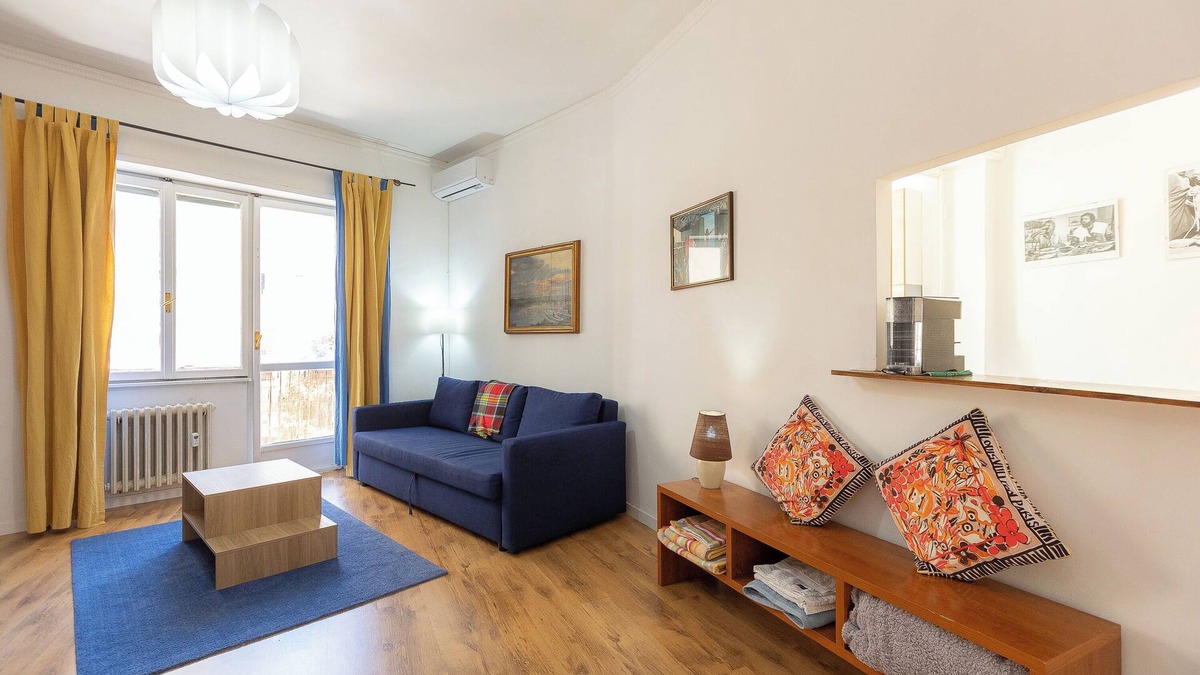Monte Sacro Apartment | Holiday Apartment "La Casa Di Rob E Cris" with 2 Balconies & Wi-Fi