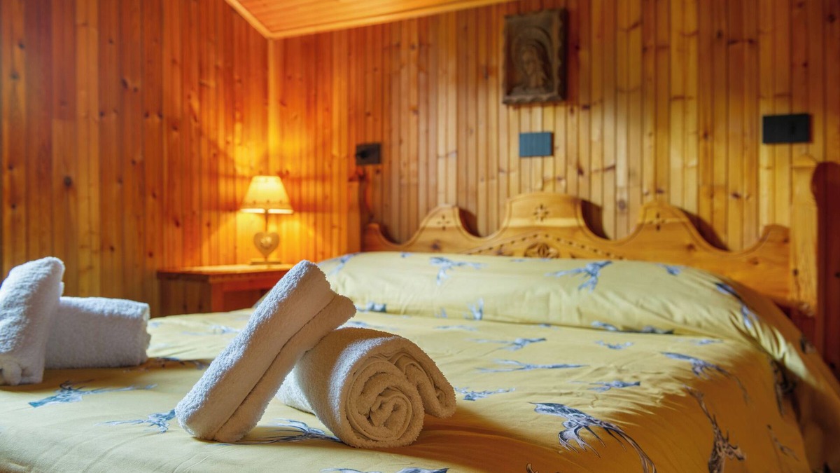 Brusson Apartment | Holiday Apartment "La Tua Casa A Brusson" with Mountain View & Shared Garden