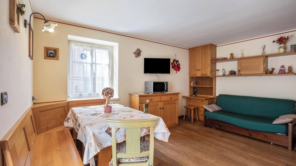 Varena Apartment | Holiday Apartment 'Le Coccinelle' with Mountain View, Terrace & Wi-Fi