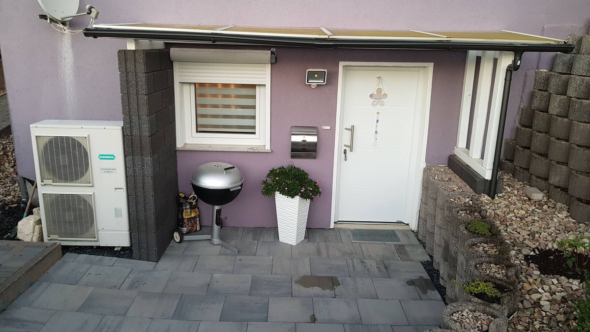 Ellweiler Apartment | Holiday Apartment "Lila Pause" with Private Terrace & Wi-Fi