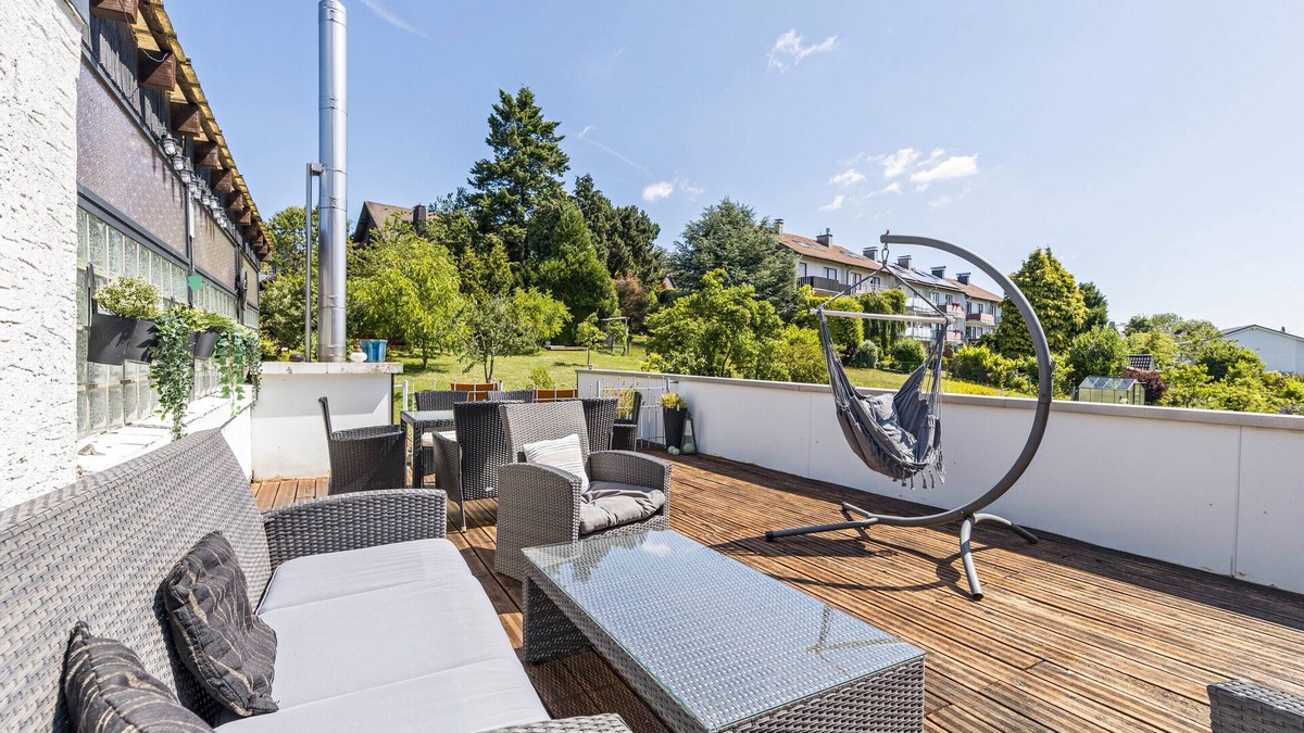 Luedenscheid Apartment | Holiday Apartment 'My Cocoon' with Private Terrace and Wi-Fi
