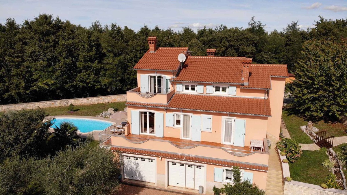 Tinjan Apartment | Holiday apartment mit Klimaanlage und Pool