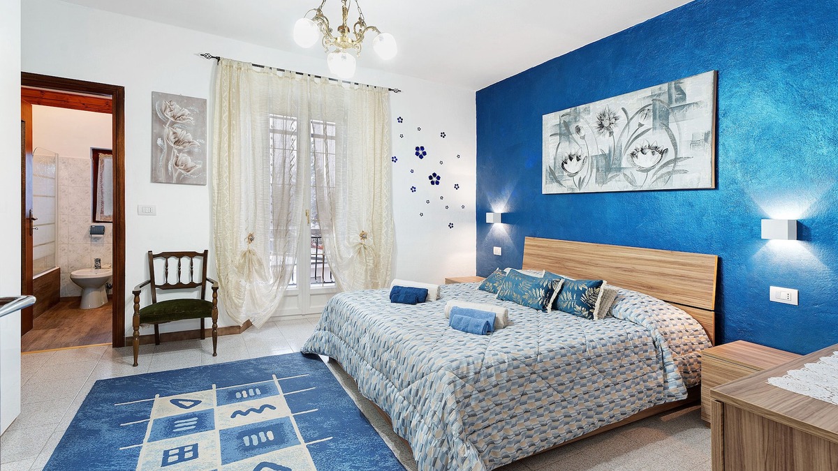 Malesco Apartment | Holiday Apartment "Nel Blu Dipinto Di Blu" with Mountain View, Private Garden & Balcony