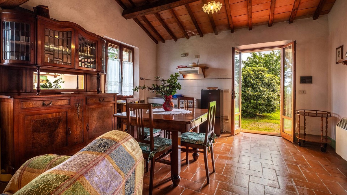 Gallina Apartment | Holiday Apartment "Oleandro" with Shared Pool & Wi-Fi