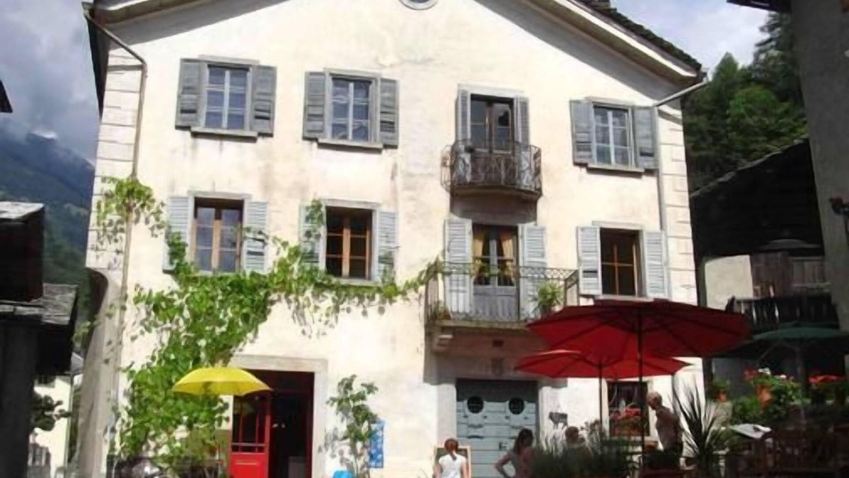 Promontogno Apartment | Holiday apartment Promontogno (Bondo) for 1 - 8 persons with 4 bedrooms - Historical building