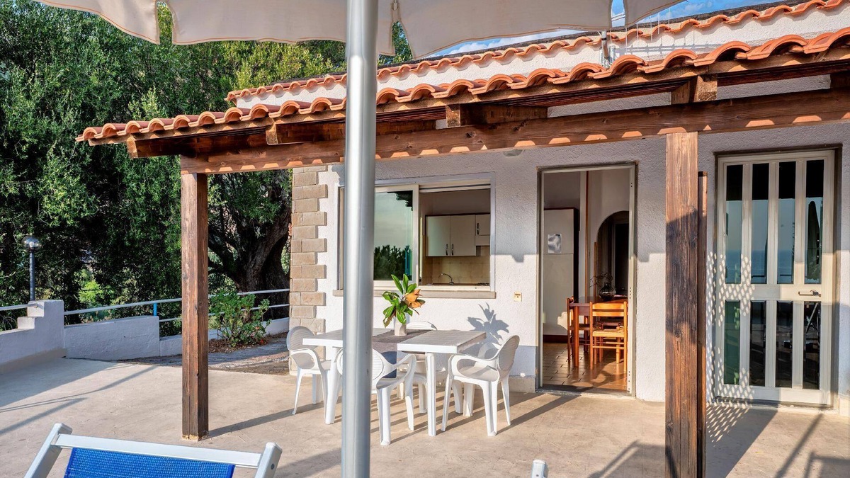 Caprioli Apartment | Holiday apartment Pisciotta for 1 - 6 persons with 2 bedrooms - Row house