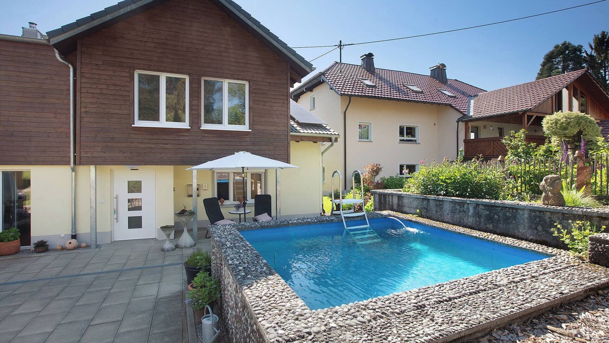 Murg Apartment | Holiday Apartment "Quellenhof Südschwarzwald" with Mountain View, Shared Pool & Wi-Fi