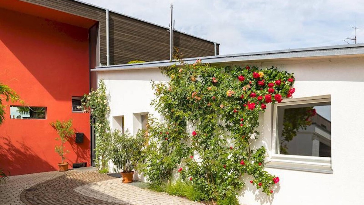 Ueberlingen Apartment | Holiday Apartment “Rosenrot” on Lake Constance with Wi-Fi & Terrace