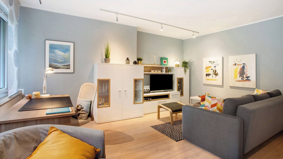Neheim Apartment | Holiday Apartment "Stadt Land Fluss Plus" with Private Terrace and Wi-Fi