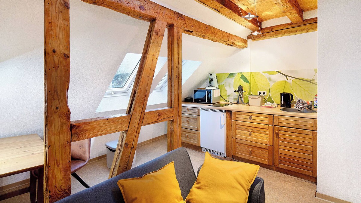 Alsfeld Apartment | Holiday Apartment "Vogelsberger Bett 5 Die 2" with Wi-Fi