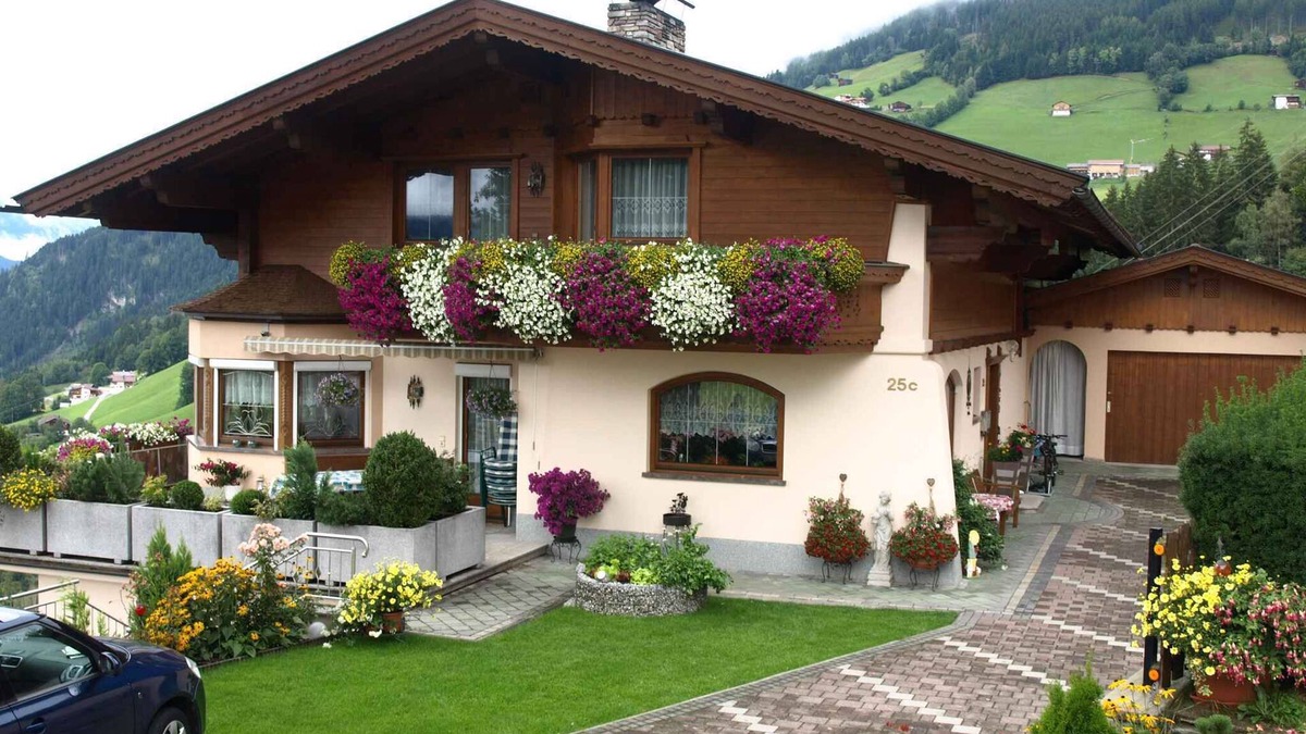 Stummerberg Apartment | Holiday apartment with view of the mountains