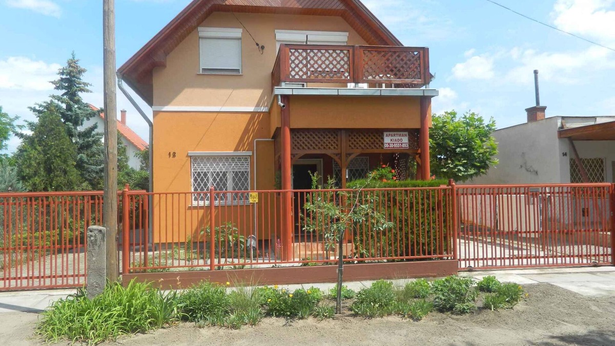 Cserkeszolo Apartment | Holiday apartment with a nice location