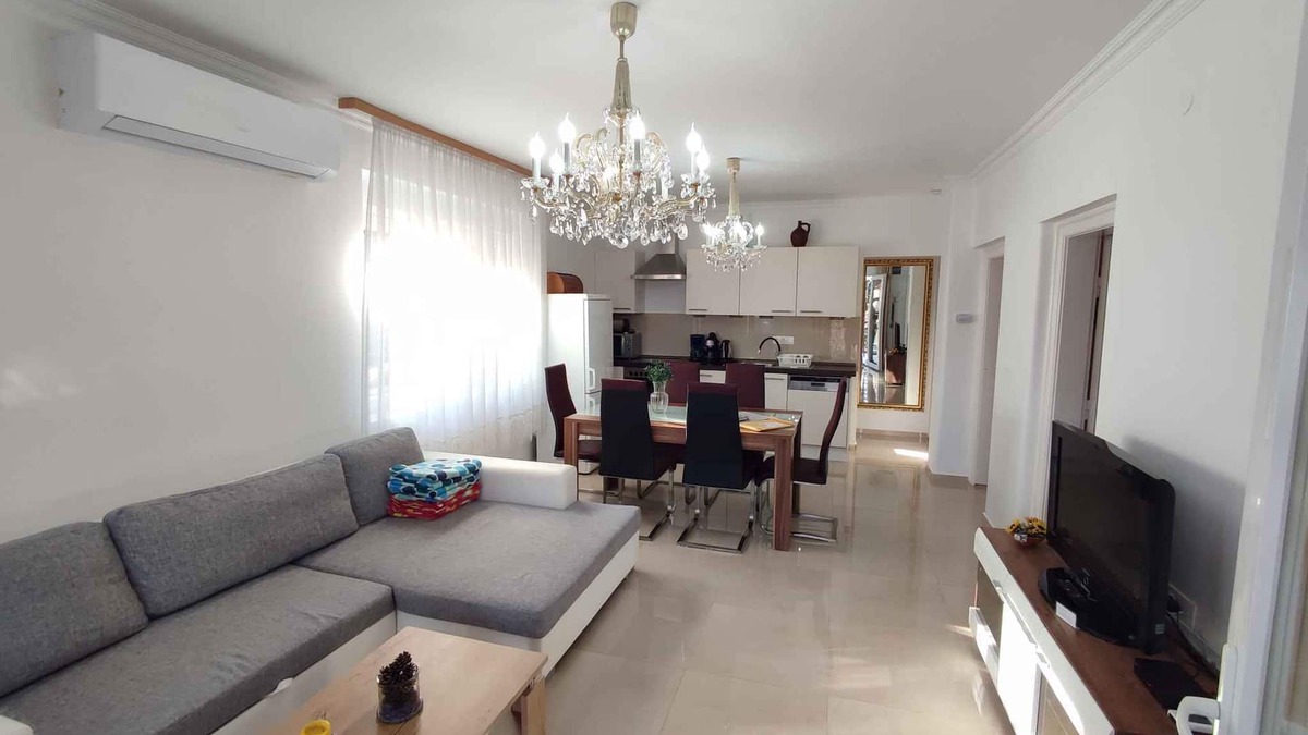 Fonyod Apartment | Holiday apartment with a panoramic view of the lake, near the water