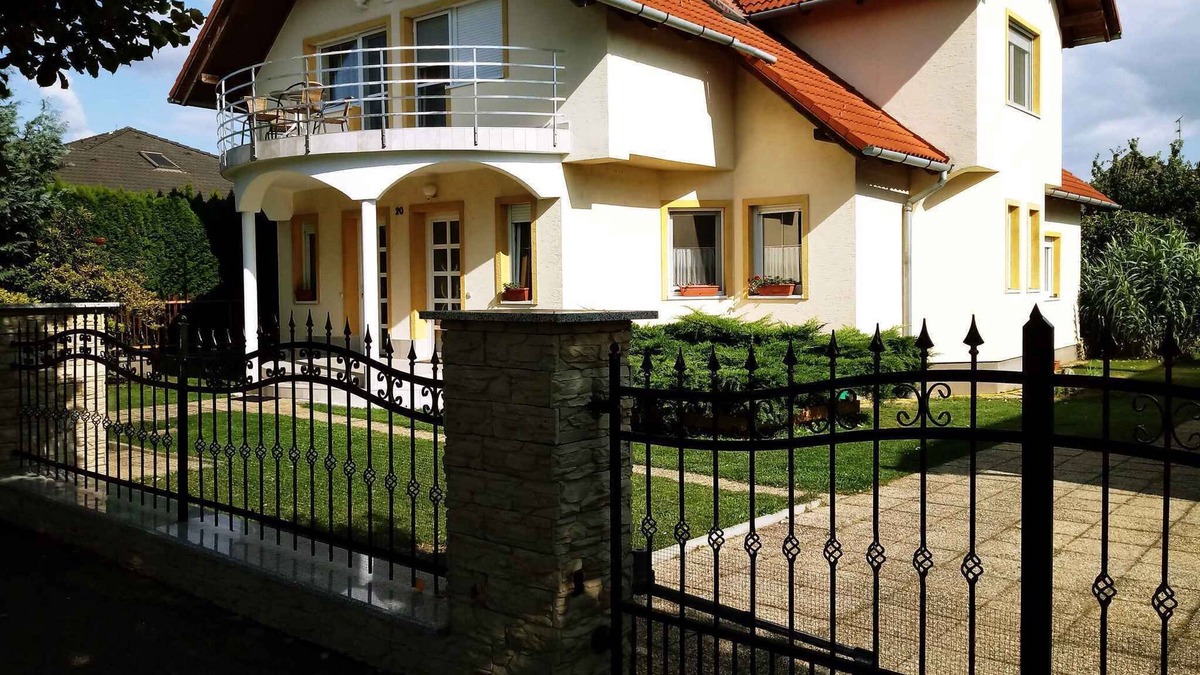 Buk Apartment | Holiday apartment with garden