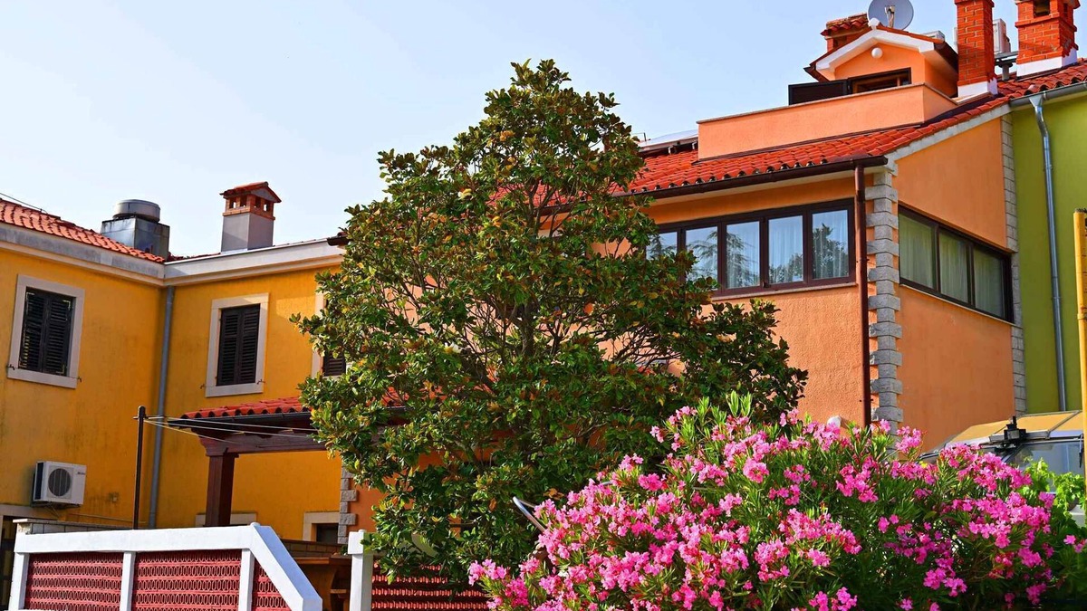 Plomin Apartment | Holiday apartment with harbour view
