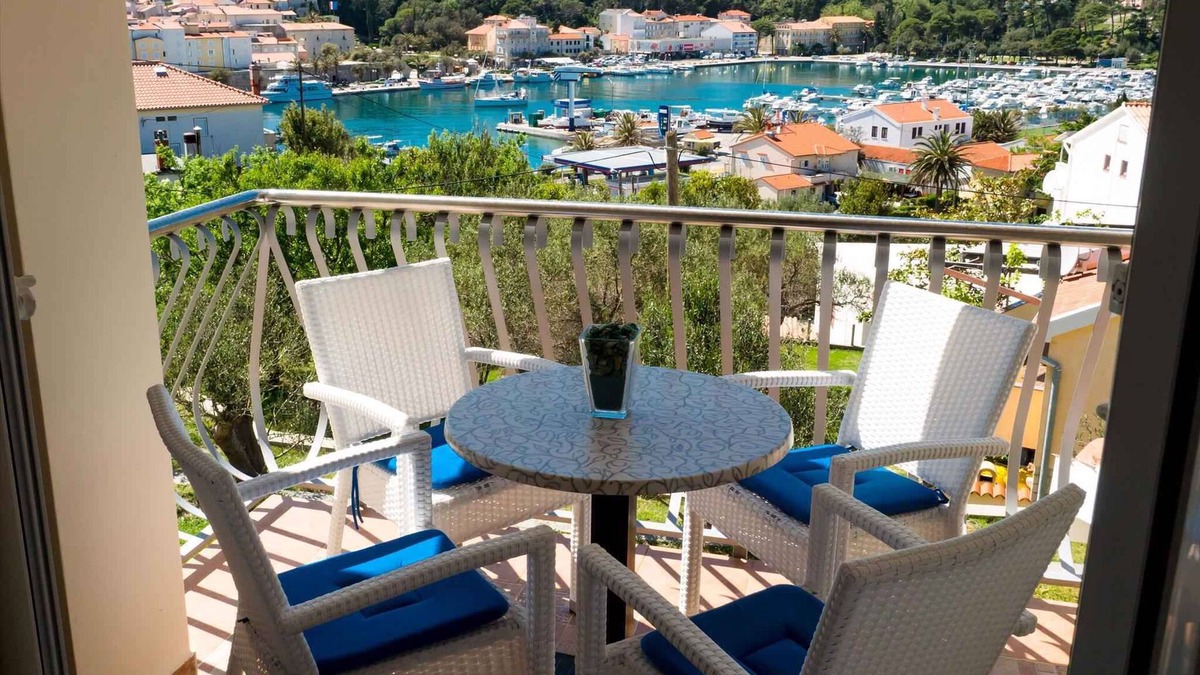 Banjol Apartment | Holiday apartment with sea view