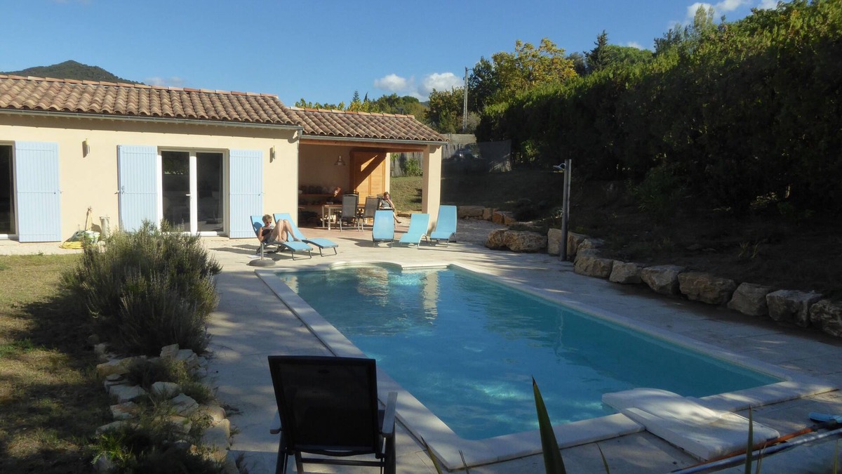 Mirabel-aux-Baronnies Villa | Holiday bungalow with private swimming pool in authentic village.