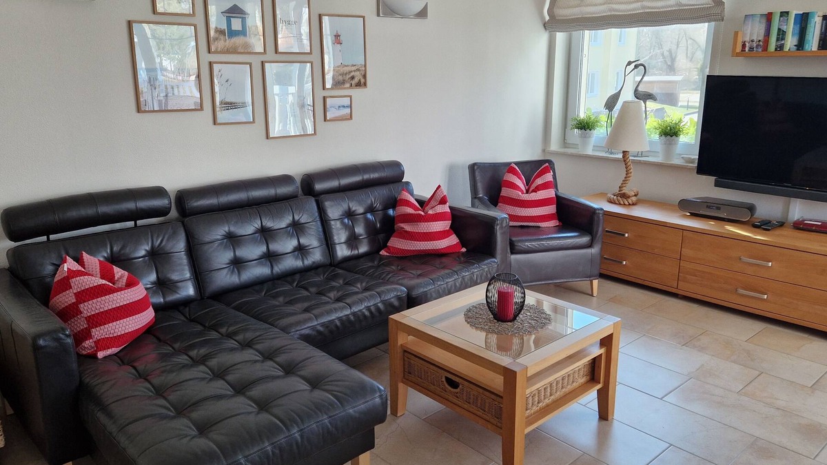 Heringsdorf Apartment | Holiday beachcomber, 50 m beach, beach chair, free Wi-Fi, 2 south-west-facing balconies