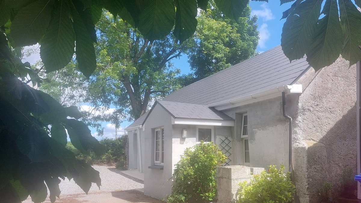 Mayour Cottage | Holiday by the River Shannon in Centre of Ireland