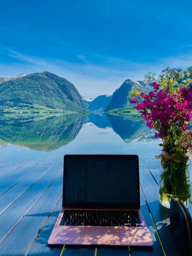 Jolster House | Holiday cabins with unmatched lake view in Jølster