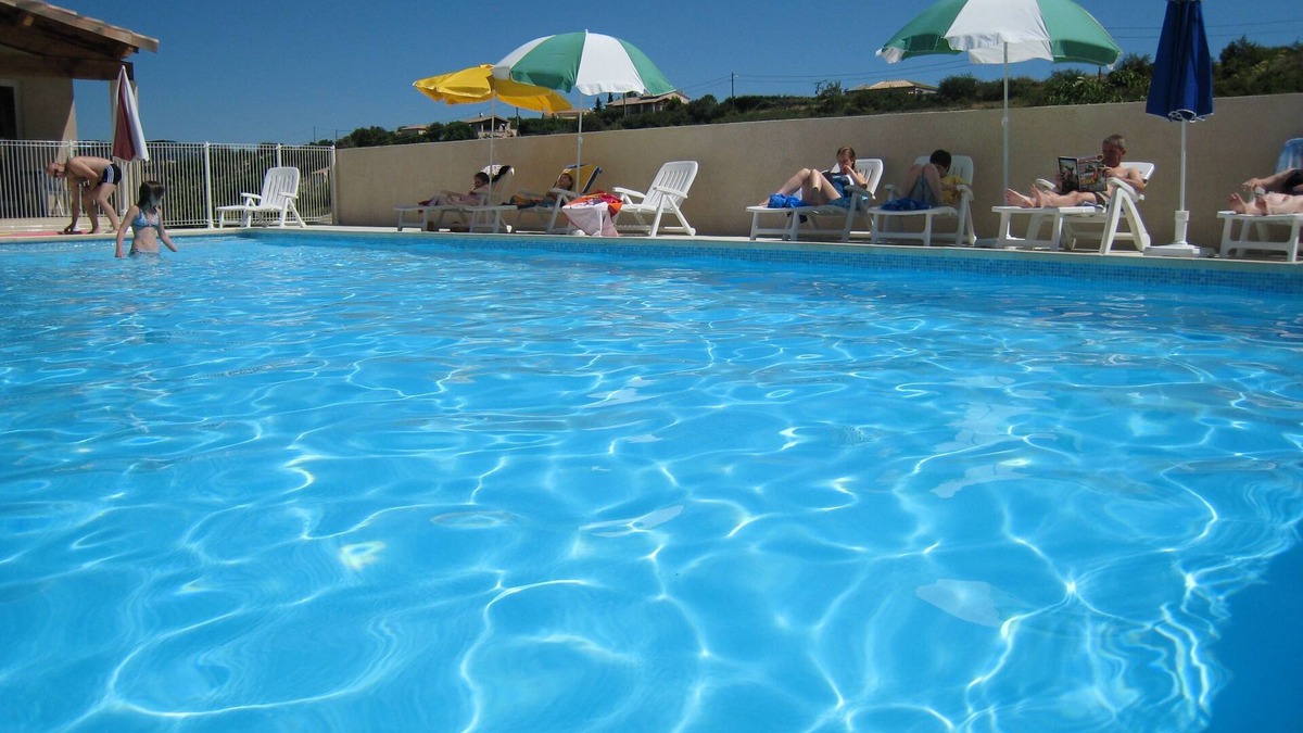 Villeneuve-de-Berg Villa | Holiday Cottages in South Ardeche "Les Bastides d'Helvie"
