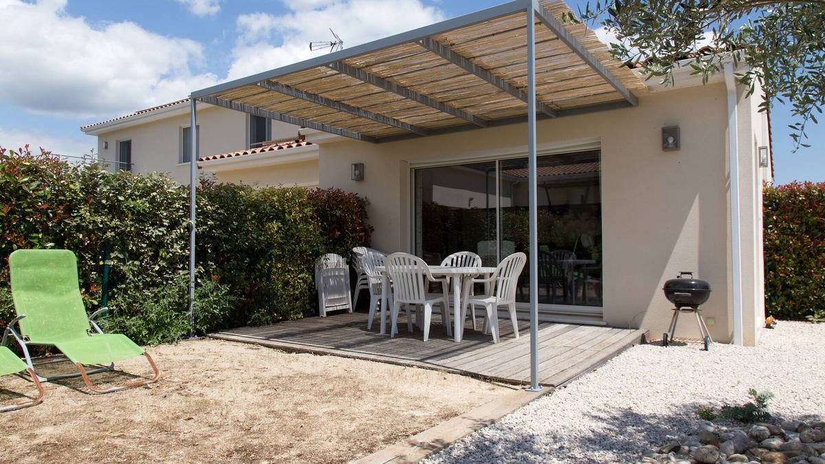 La Boissiere Cottage | Holiday cottage boissière, vineyards and scrubland, near Montpellier.