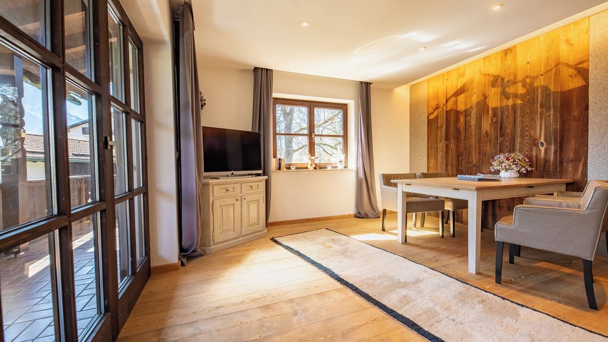 Garmisch-Partenkirchen Apartment | Holiday apartment "Sonnenschein" in the heart of Garmisch-Partenkirchen