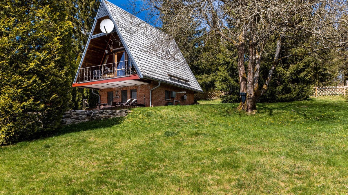 Goldlauter House | Holiday Home 'Alwin' with Private Terrace and Wi-Fi