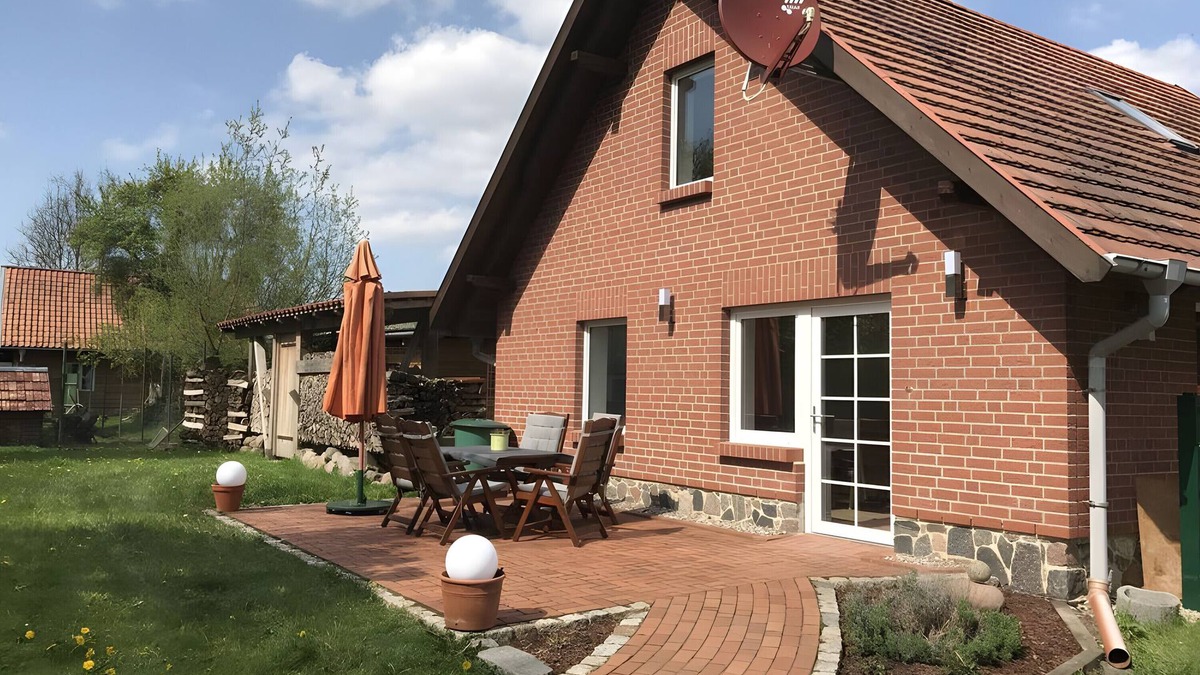 Gallin-Kuppentin House | Holiday Home 'Hobbyhof Bei Plau Am See' with Private Terrace, Private Garden and Wi-Fi