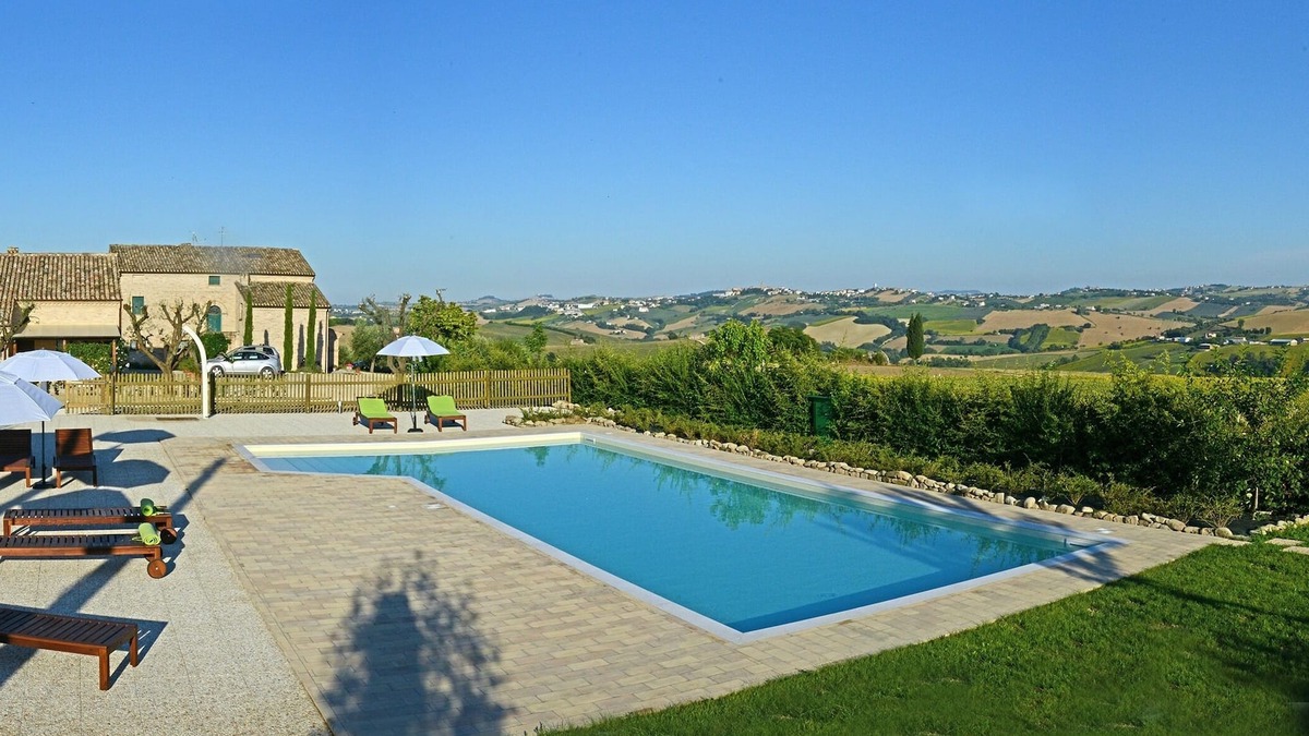 Francavilla d'Ete Apartment | Holiday Flat with Private Swimming Pool. Privacy, Relaxation and Nature