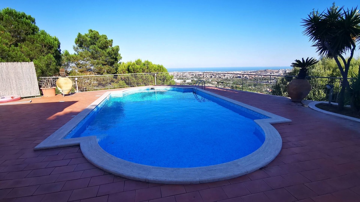 Misterbianco Villa | Holiday flower villa with pool