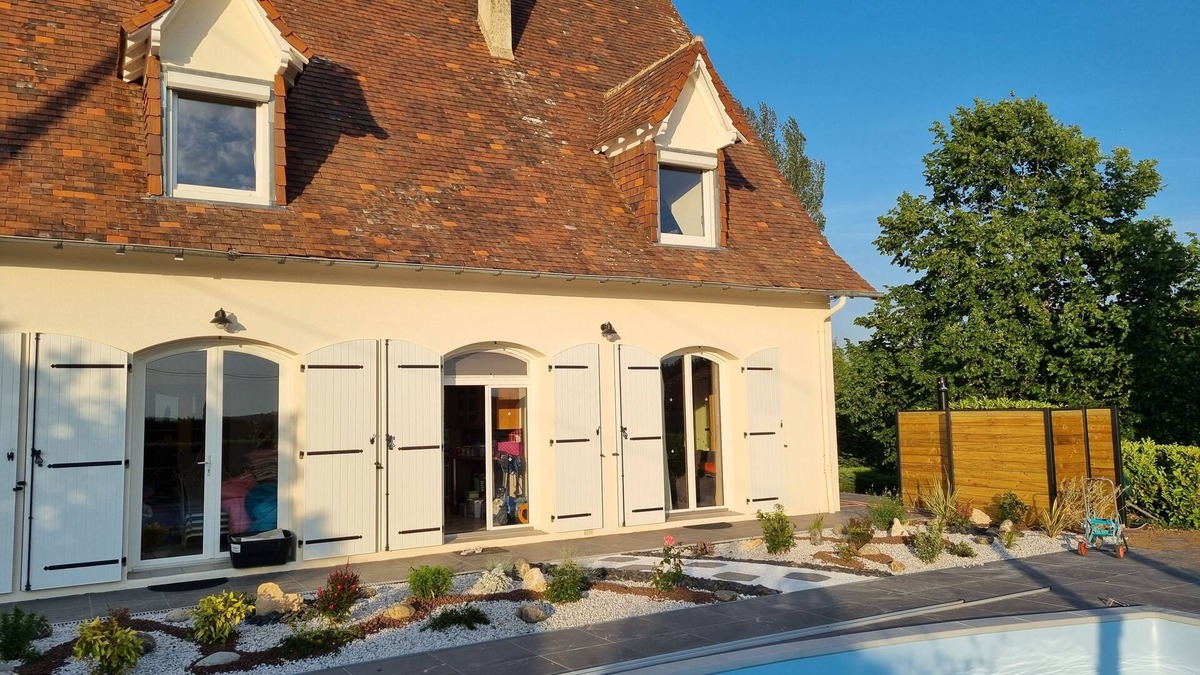 Blis-et-Born House | Holiday Home in Blis et Born, Near Perigueux, Dordogne - Large Heated Swimming