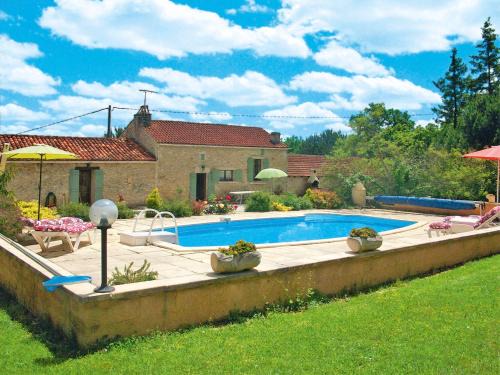 Blanquefort-sur-Briolance House | Holiday Home Le Coustal by Interhome