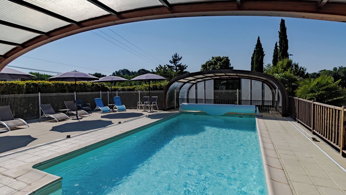 Castelnaud-la-Chapelle House | Holiday Home 'Rose' with Shared Pool, Wi-Fi and Air Conditioning