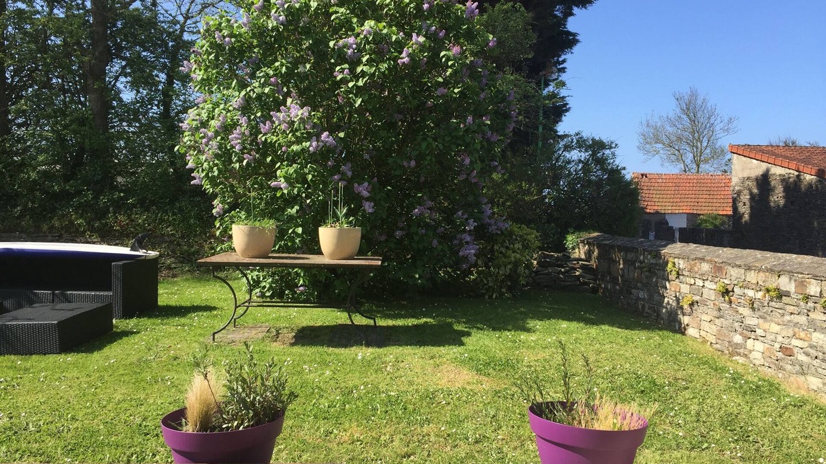 Les Moitiers-d'Allonne House | Holiday house for 8 persons, close to the beach.