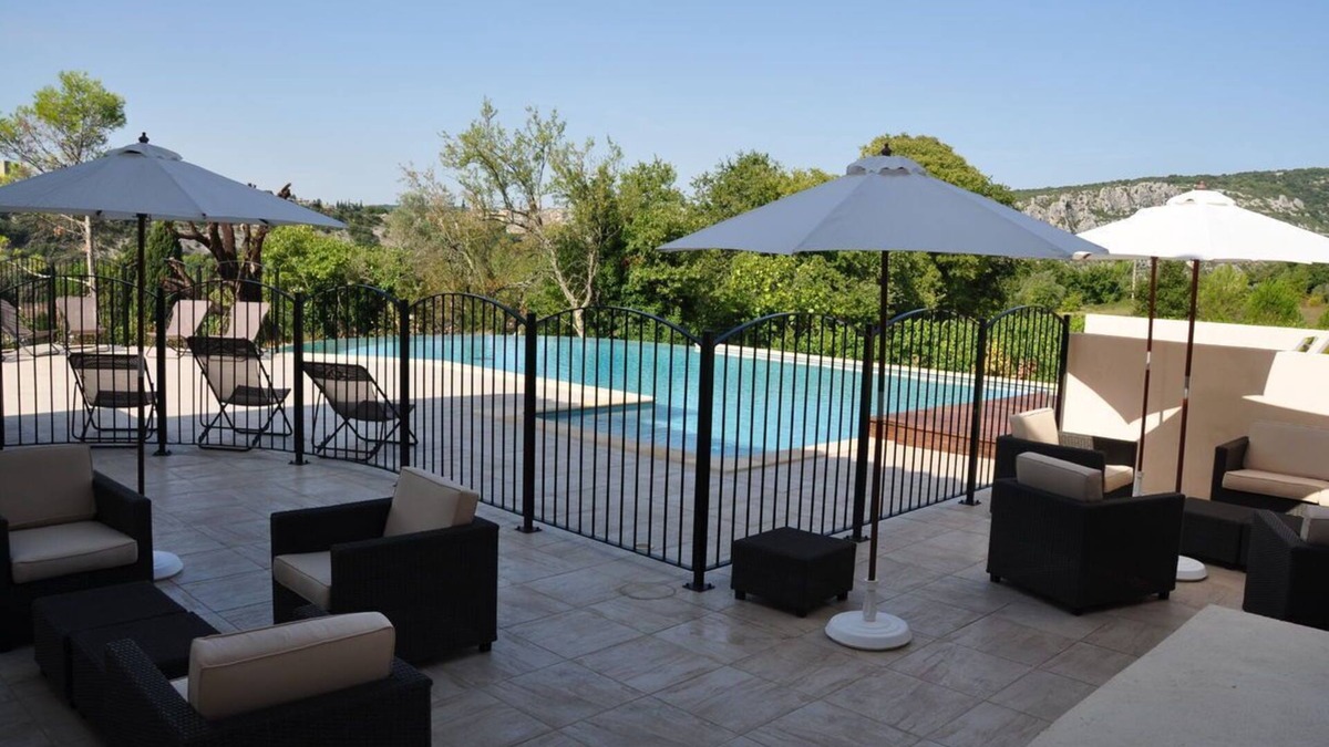 Saint-Martin-d'Ardeche House | Holiday cottage "Aiguéze" in a residence with swimming pool