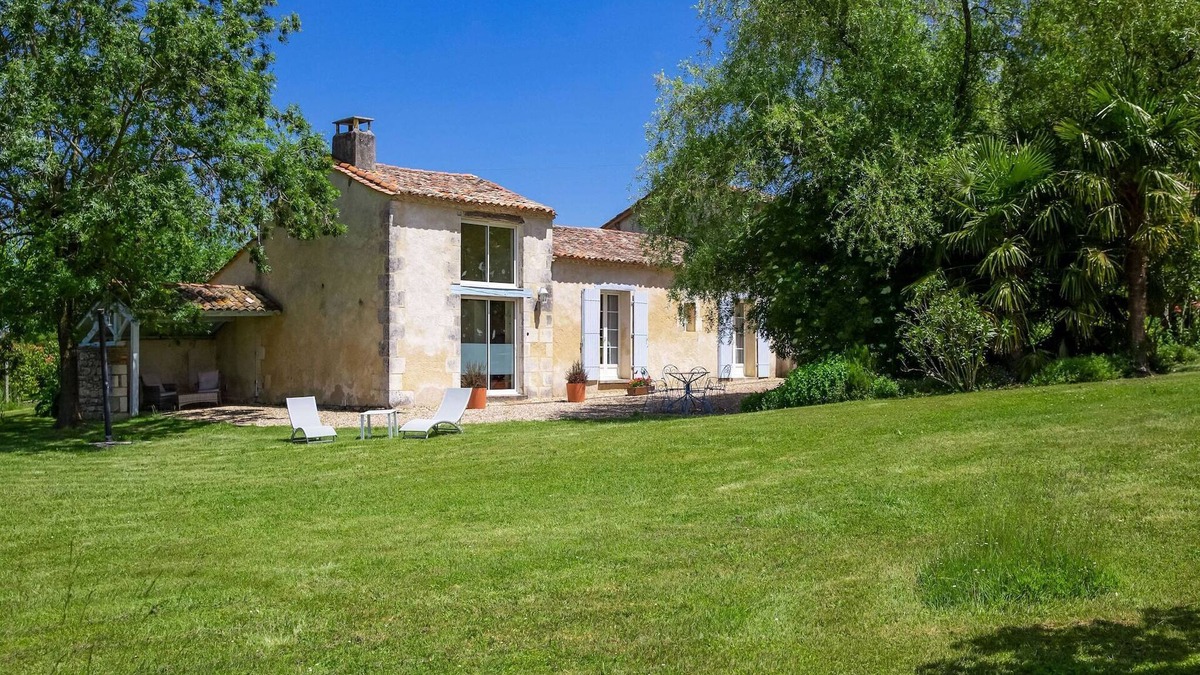 Saint-Martin-de-Gurson House | Holiday Home in Dordogne