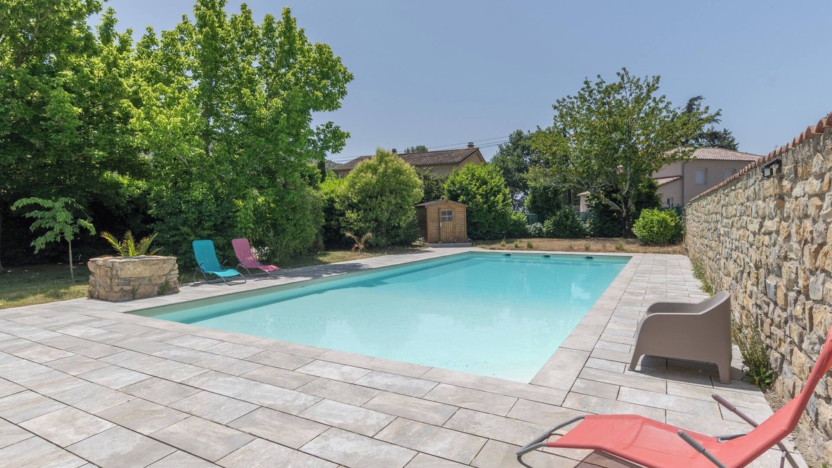 Vesseaux House | Holiday Gîte 'T1 Ardeche Vesseaux' with Mountain View, Shared Garden & Wi-Fi