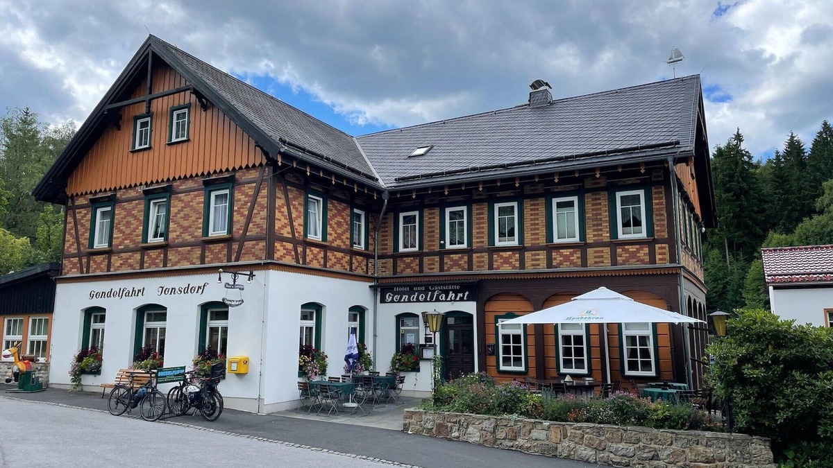 Jablonne v Podjestedi House | Holiday Home Knežice near Jested Ski