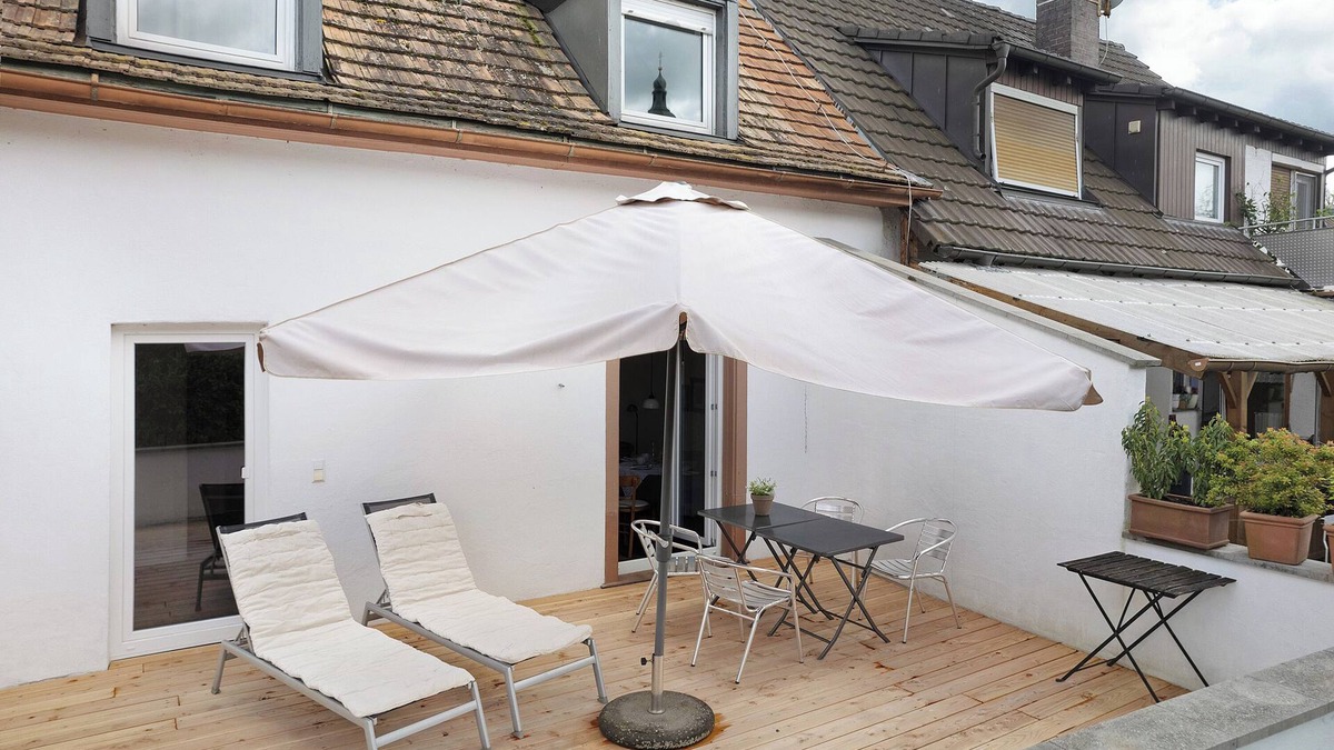 Riegel am Kaiserstuhl House | Holiday Home 'Ferienhaus Am Künstleratelier' with Private Terrace, Shared Garden and Wi-Fi