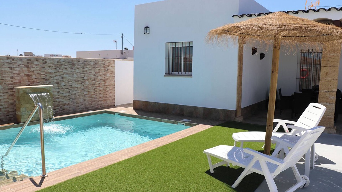 Conil de la Frontera Ski Chalet | Holiday home with private pool and Wifi