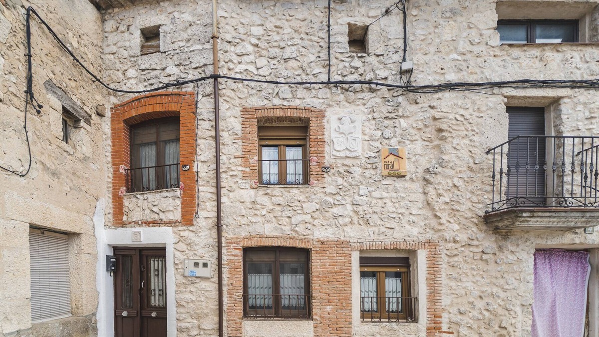 Montemayor de Pililla House | Holiday Home 'El Rincon De La Morena' with Private Pool, Private Terrace and Wi-Fi