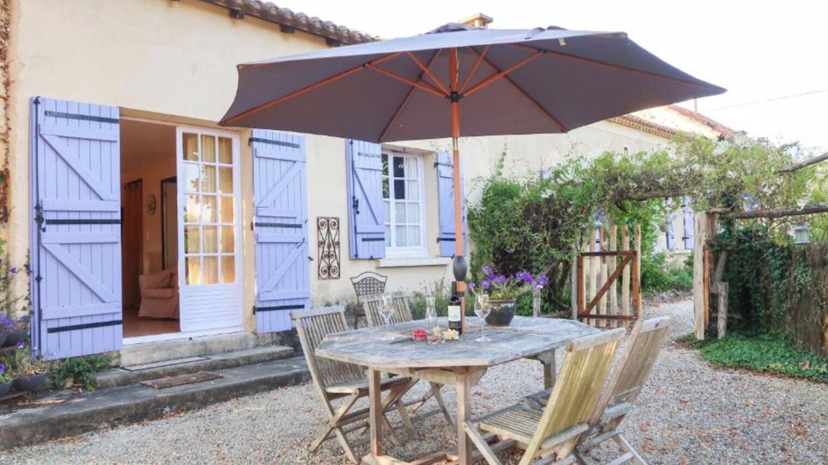 Le Buisson-de-Cadouin House | Holiday Home 'La Forge' with Shared Pool, Private Terrace and Wi-Fi