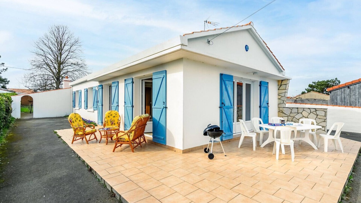 Saint-Hilaire-de-Riez Ski Chalet | Holiday home for 6 in Saint Hilaire de Riez