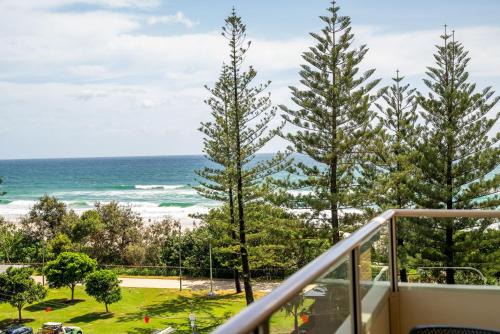 Burleigh Heads Apartment | Holiday Haven on Burleigh Beach