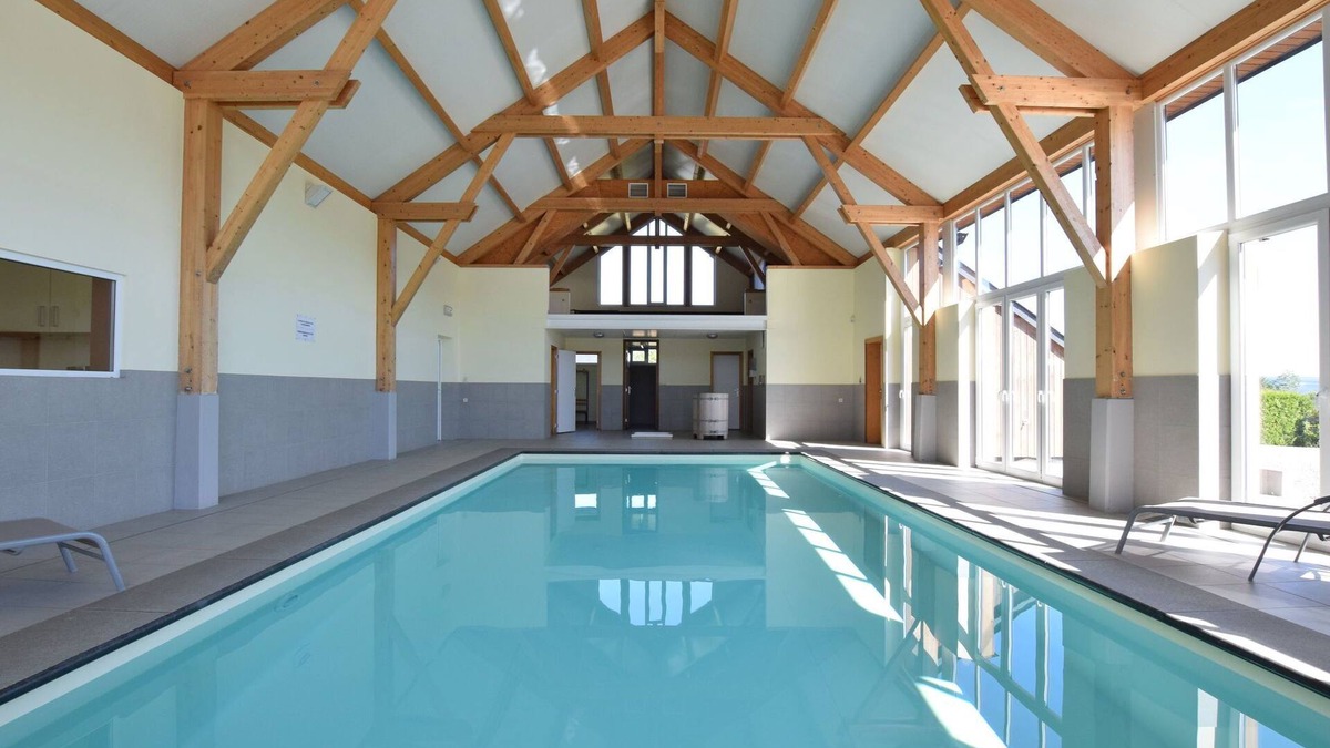 Lignieres House | Holiday Home in Rendeux with Pool & Sauna