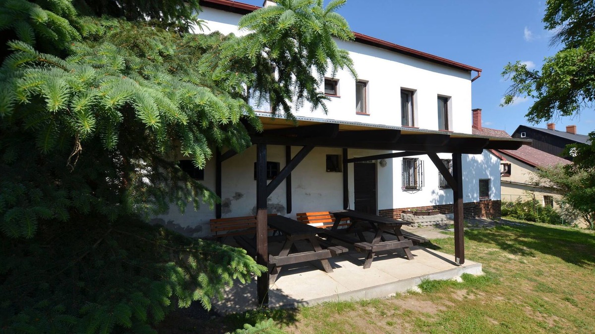 Jiretin pod Jedlovou House | Holiday Home in Jiretín near Ski Lift