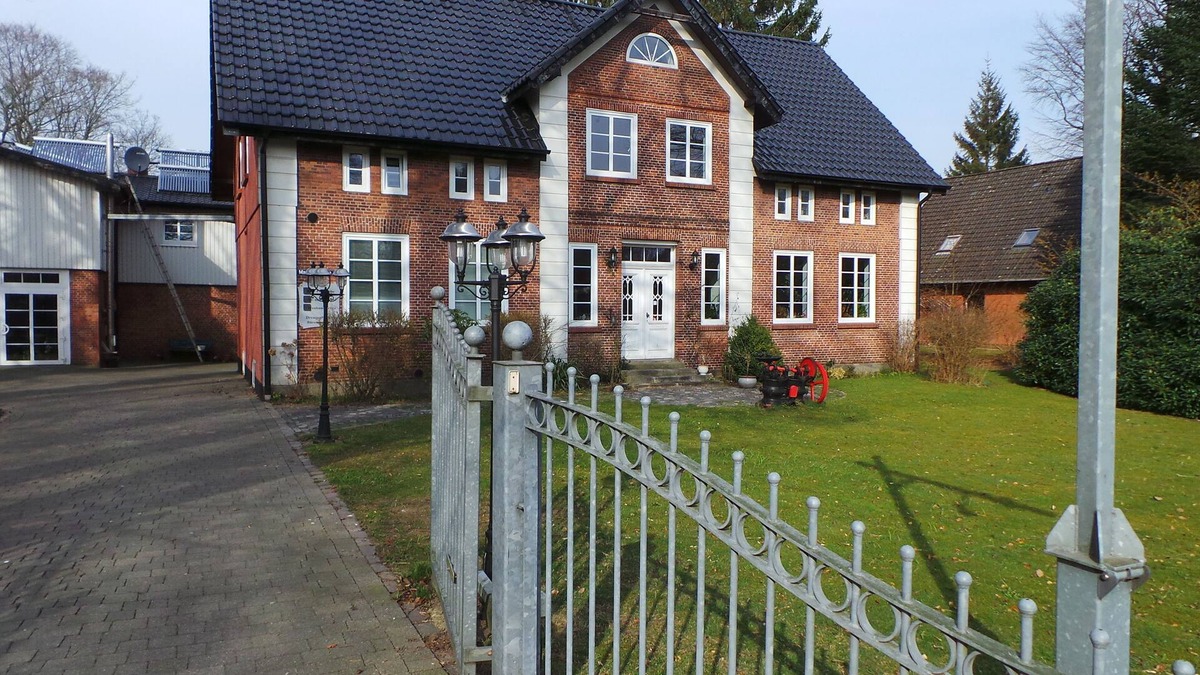 Hanerau-Hademarschen House | Holiday home for 1-7 pers. + Dog near the Kiel Canal, accessibility & Sauna
