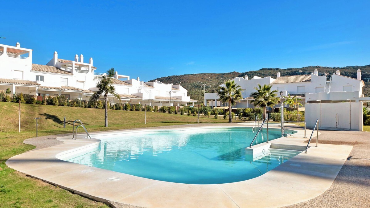 Atlanterra House | Holiday Home 'Zahara Rompeolas 31' with Sea View, Wi-Fi and Air Conditioning